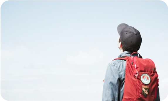 Селдекті адам аспанға қарап тұр